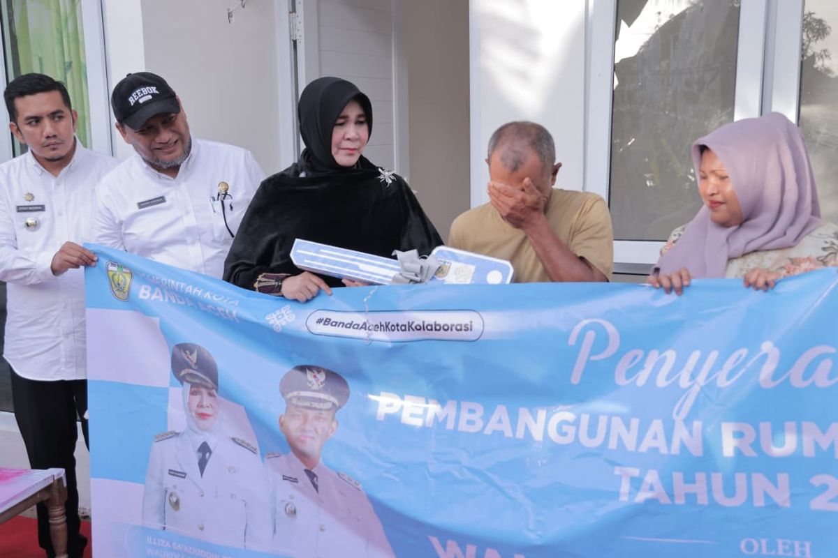 Illiza Serahkan Rumah Layak Huni, Wujudkan Hunian Bermartabat bagi Warga