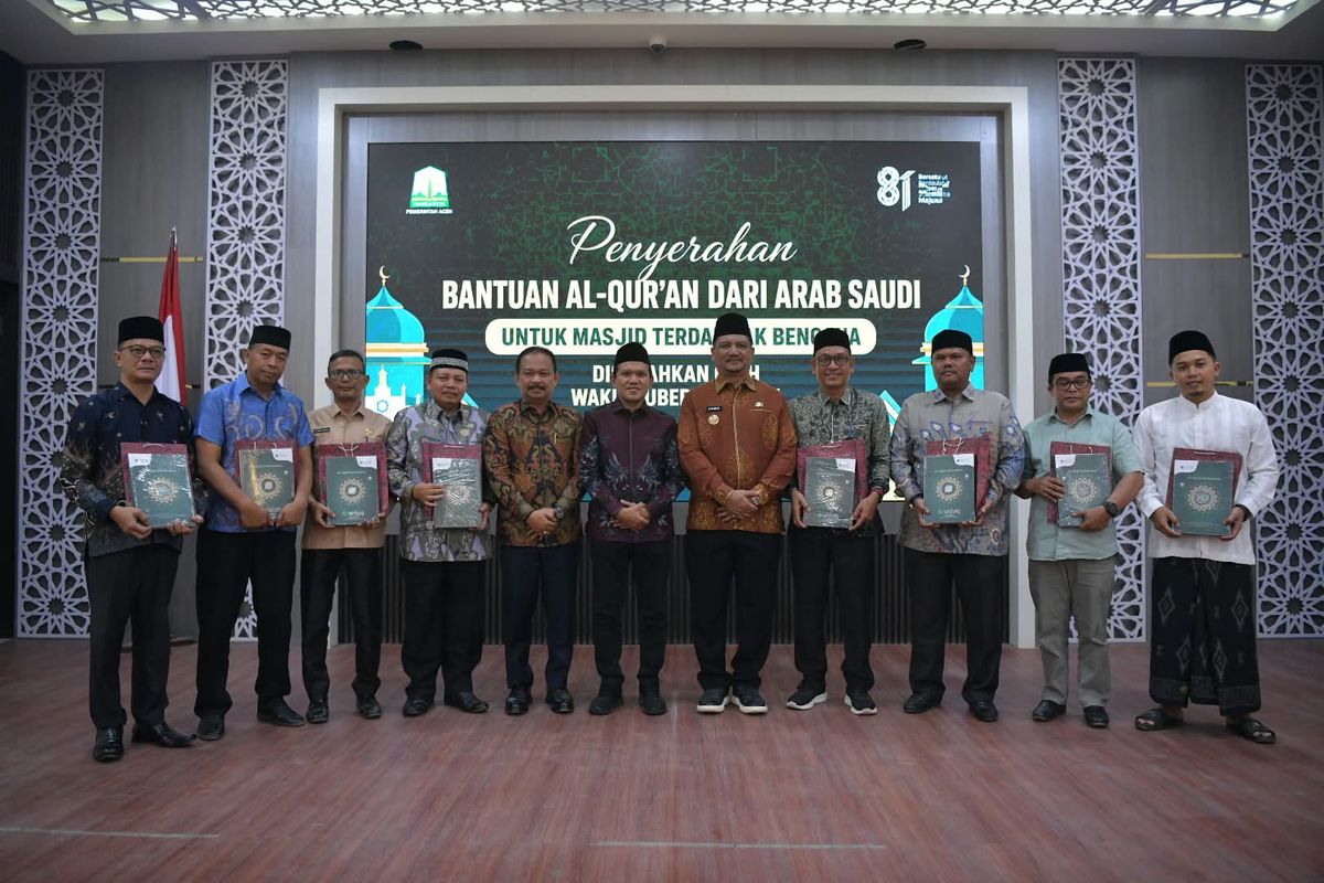 Wagub Aceh Salurkan 50.000 Al-Qur’an Bantuan Kerajaan Arab Saudi untuk Masjid dan Dayah