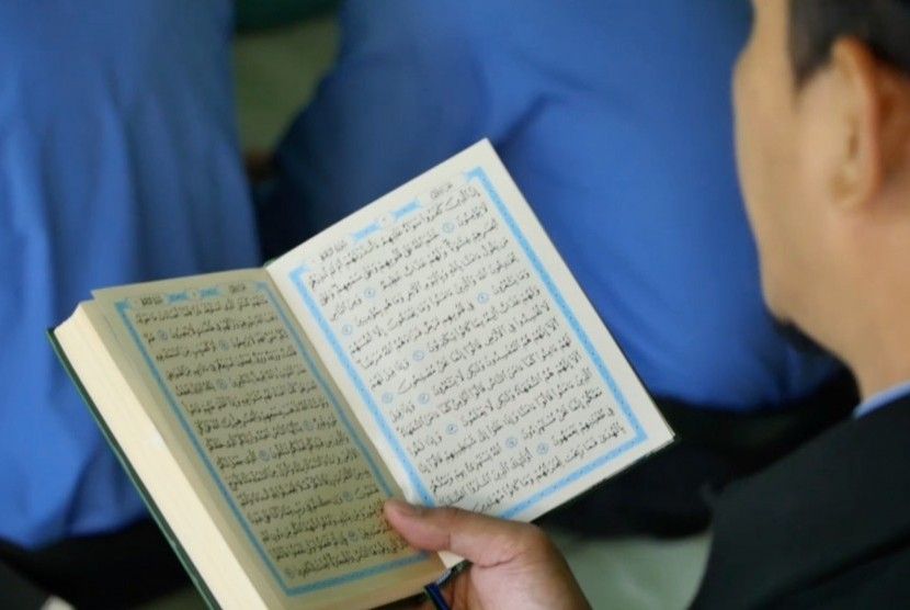 Pria Kristen Mesir Menang Kontes Al Quran, Beri Tetangga Hadiah Umrah