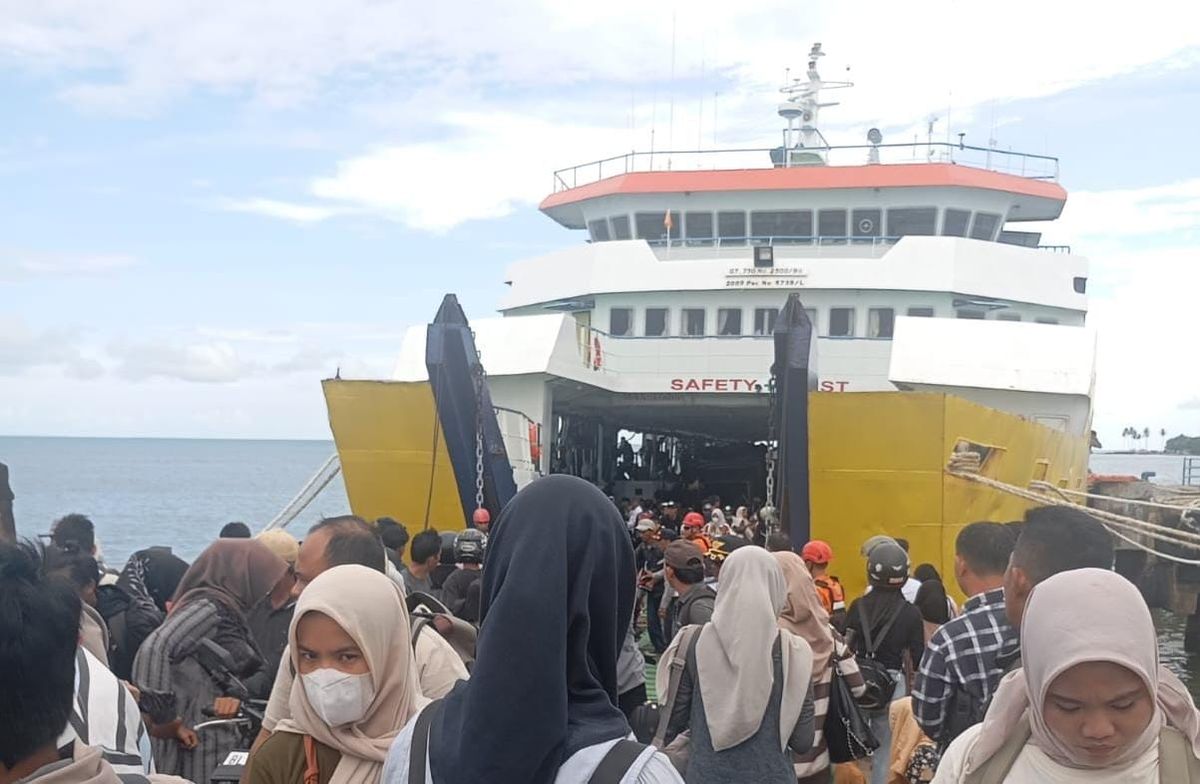 KMP Teluk Sinabang Sandar Aman di Meulaboh, ASDP Pastikan Penumpang dan Awak Kapal Selamat