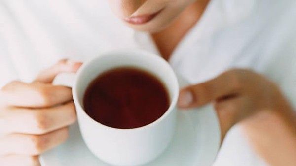 Kebiasaan Minum Panas Tingkatkan Risiko Kanker Kerongkongan