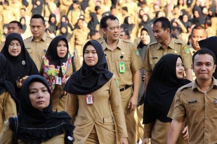 Prabowo Umumkan Pemerintah Pusat Bakal Ambil Alih Pengangkatan Guru