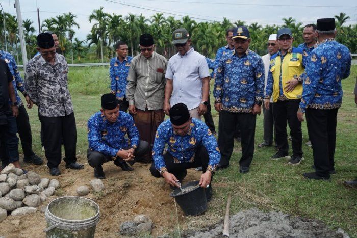Setelah Sekian Lama, Akhirnya di Masa Kepemimpinan Syech Muharram Kantor Camat Lembah Seulawah Resmi Dibangun