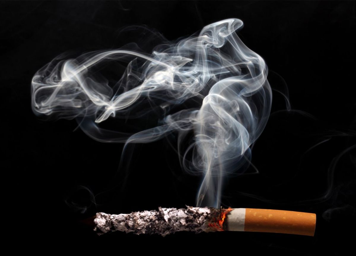 Asap Rokok Bisa Picu Bakteri Pneumonia Bersarang di Saluran Napas