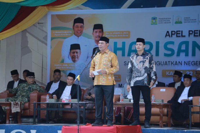 Pimpin Upacara Hari Santri, Bupati Aceh Besar Ajak Santri Lestarikan Bahasa Aceh